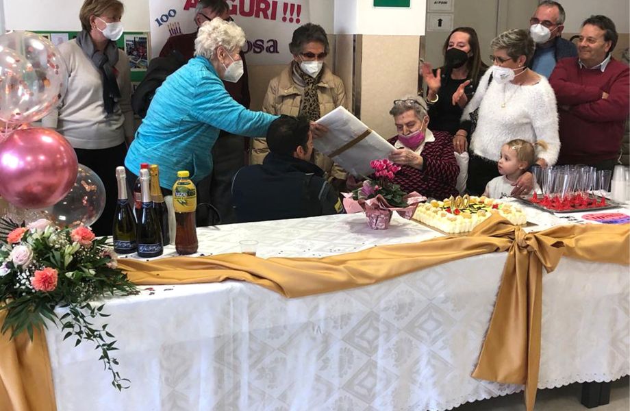 Auguroni Nonna Rosa!